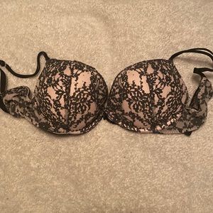 Victoria Secret Bombshell bra Size 36B